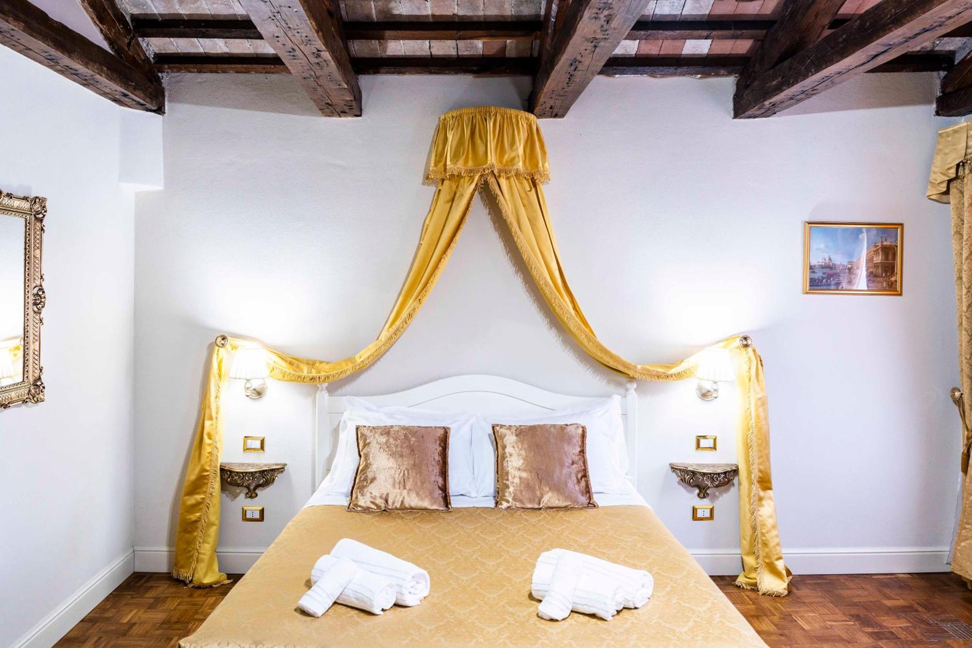 Palazzo Titti Rialto Suites Venice Exterior photo